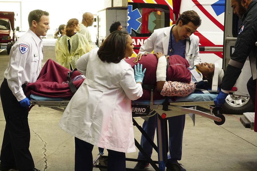 celebrities,artists,bands,lyrics,songs,albums,photos,pictures,images,reviews,discussion,community,members,forum,shows,episode,guides