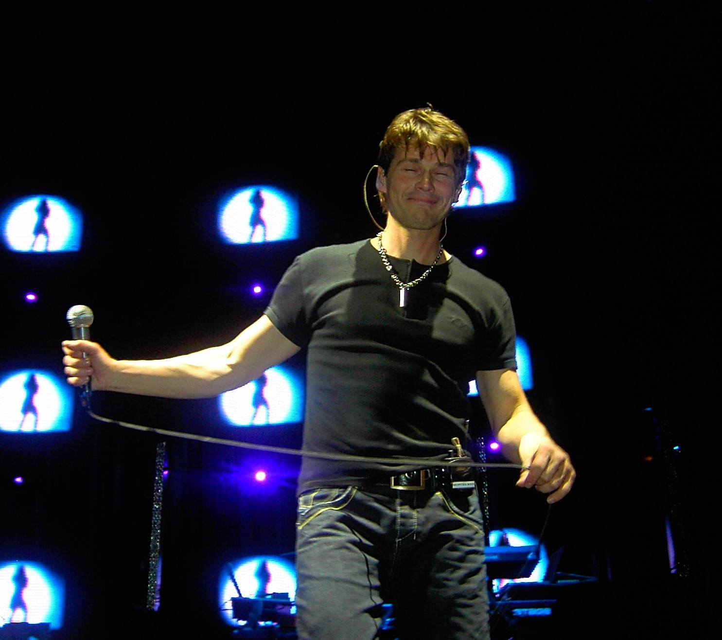 Check out "A ha's" biography, albums, songs, reviews, forums and photos.