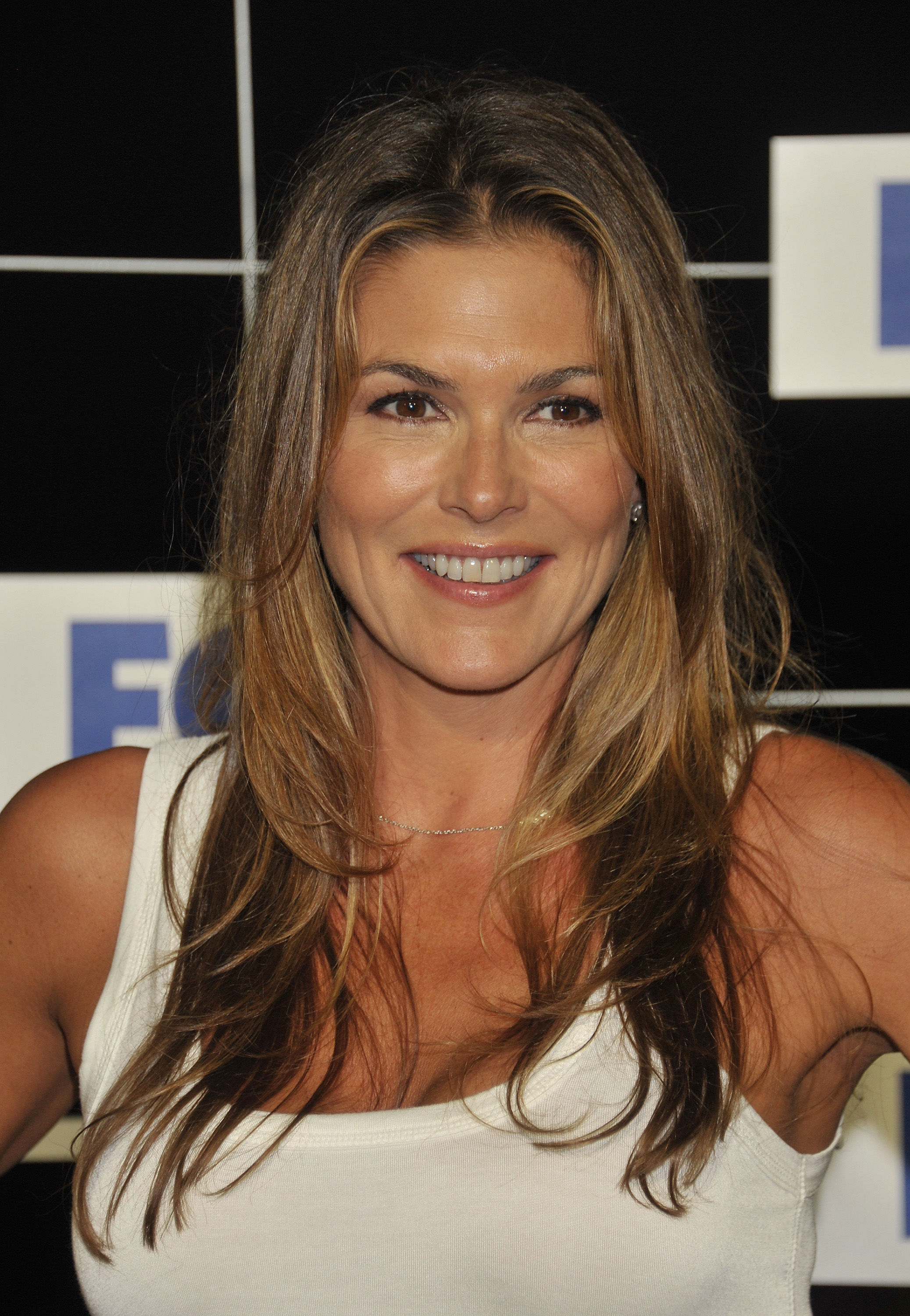 The 100 television show cast,