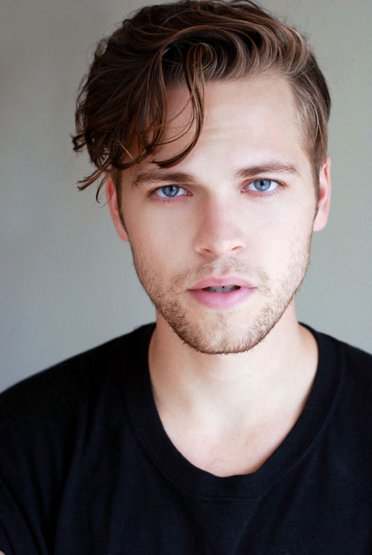 Supernatural television show cast,